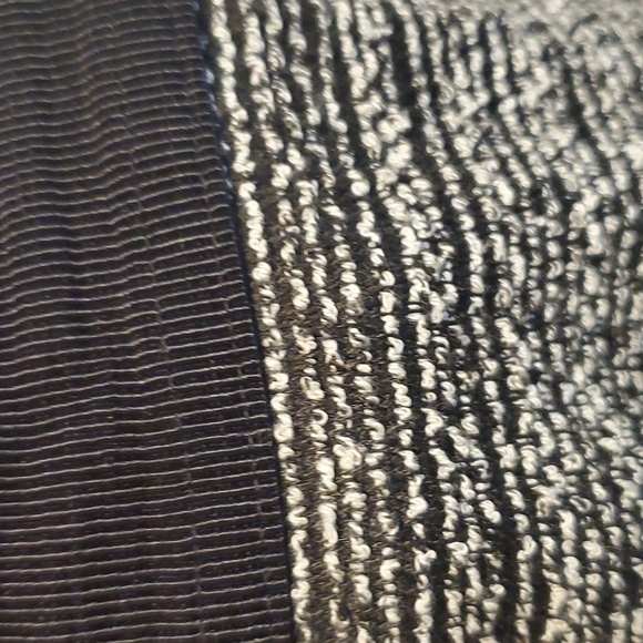 Ann Taylor Textured Skirt SZ 8 - Picture 2 of 7